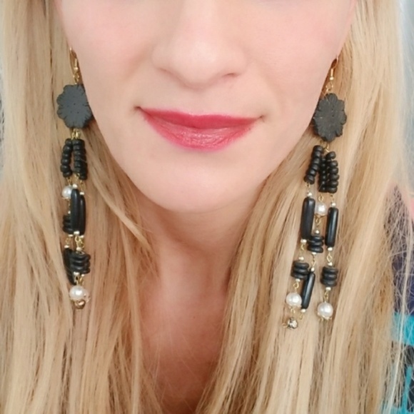 BLACK COCONUT EARRINGS - Picture 1 of 3